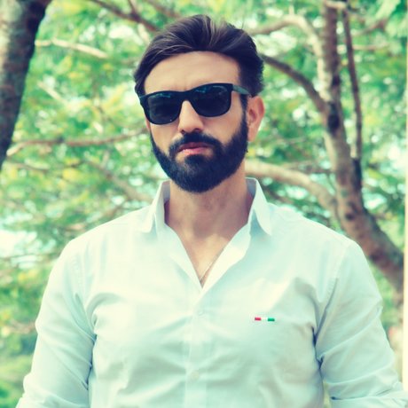 Giuliano Morrone nudes actress pic