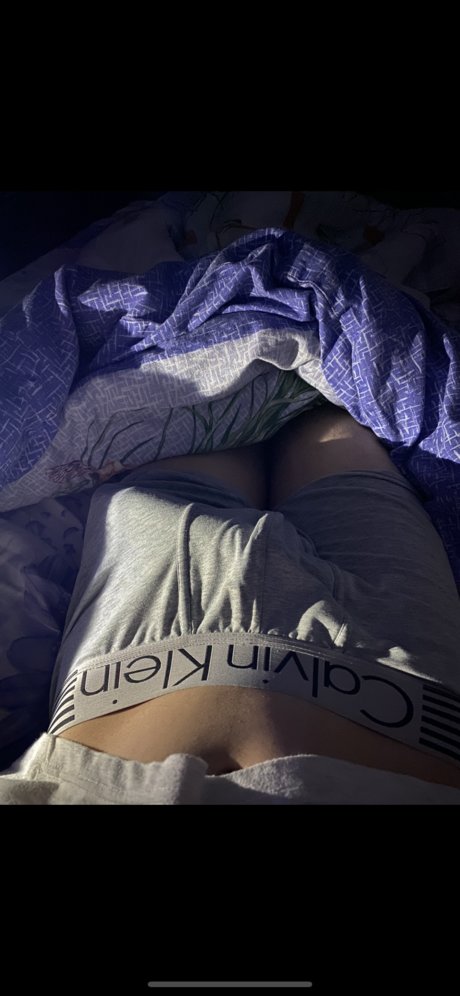 Nimfador model naked image