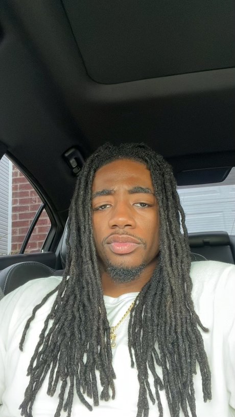 Call Larry perfect model pictures