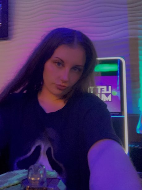 Lana in the Clouds_ model top pictures