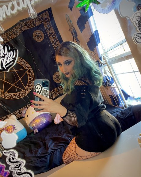 Yuna Toy porn model images