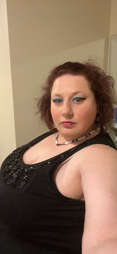 chubby goth onlyfans hot sexy picture