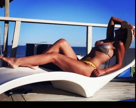 Italian Blond erotic actress img