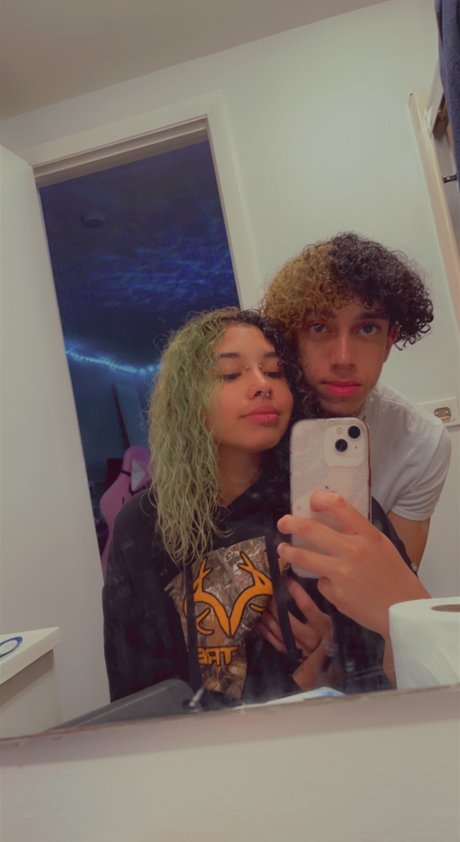 _Xavi and Bri_ model pretty pic