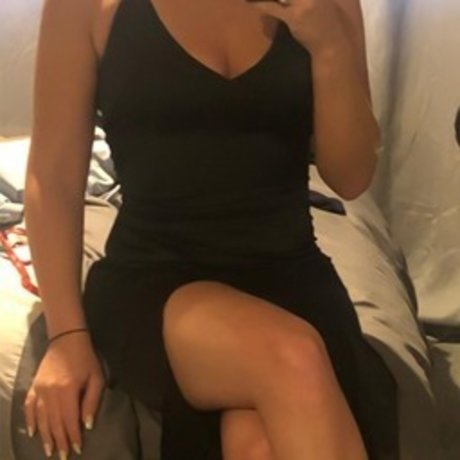 Isla Royal_ erotic star picture