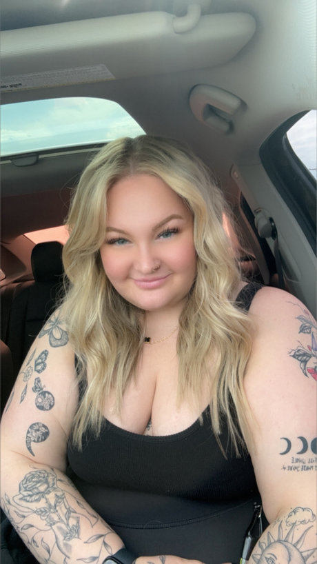 HotHoneyBunz pornstar archive