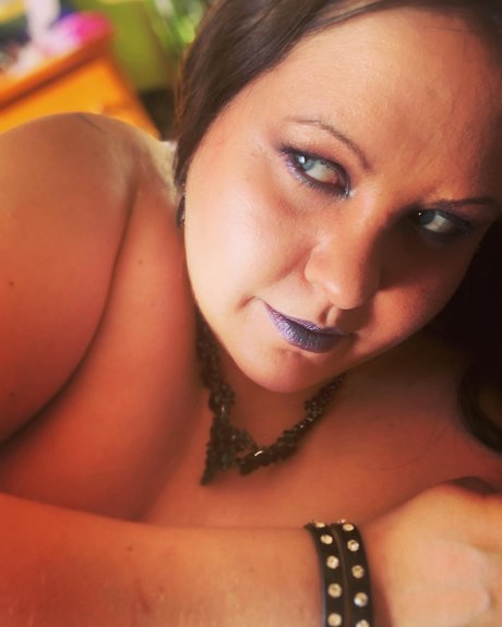 PhatFerarri420 star erotic photo