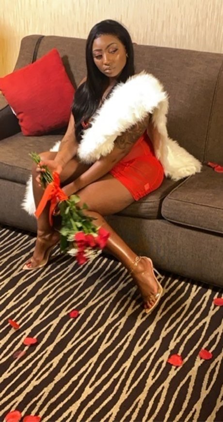 YUMMI sex actress archive