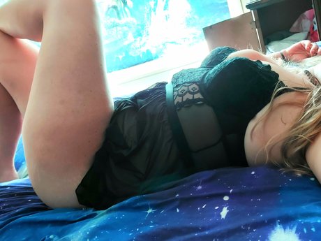 Molly Mania sexy star archive