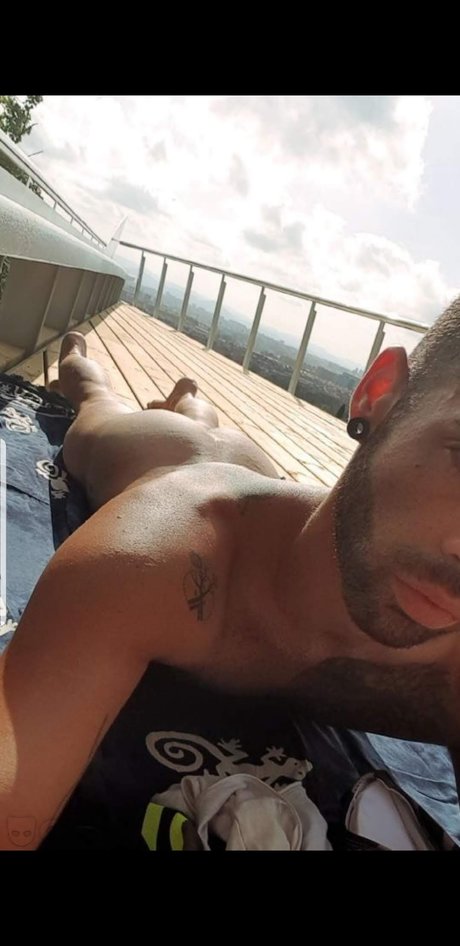 Uri perfect model photo