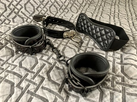 Lucy Blake model sexy img