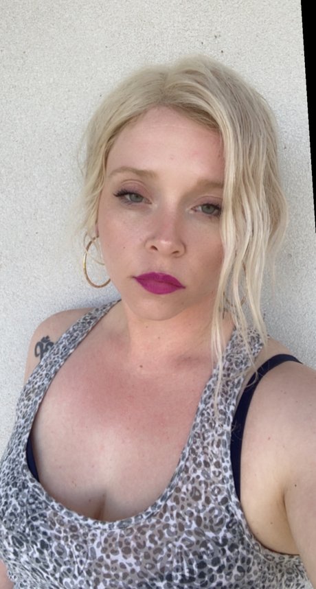 Lulu Love pornstar xxx photos