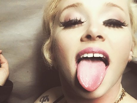 Lulu Love model porn image