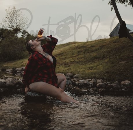 Curveygurlxx beautiful actress pic