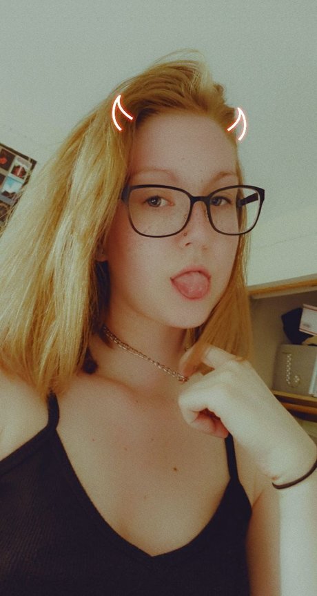 Renee Simcox star nudes pictures