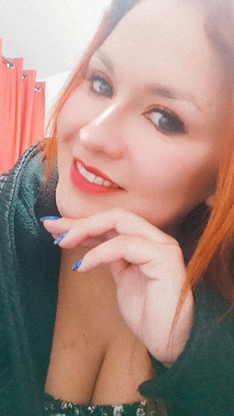 Carolinitis high quality actress photo