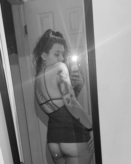 Genevieve Rose adult star pic