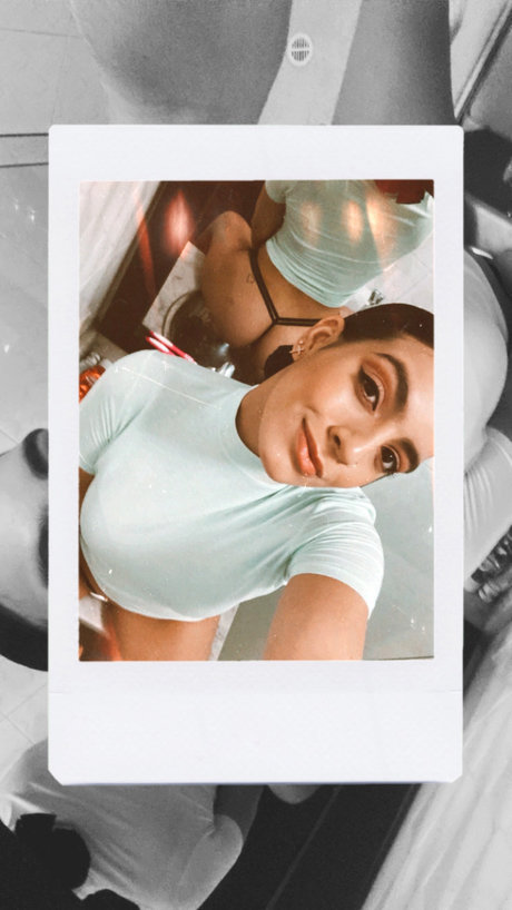 Jinnethcojm model top images