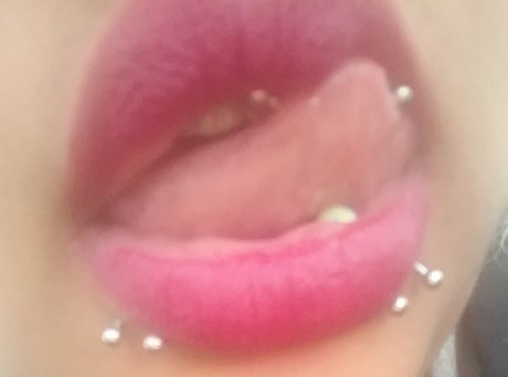 GT QUEENN nude model picture