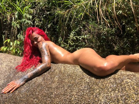 Saritaxx pornographic model pic