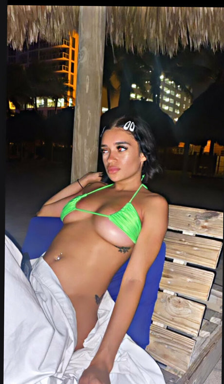 lilbabyalison model erotic images