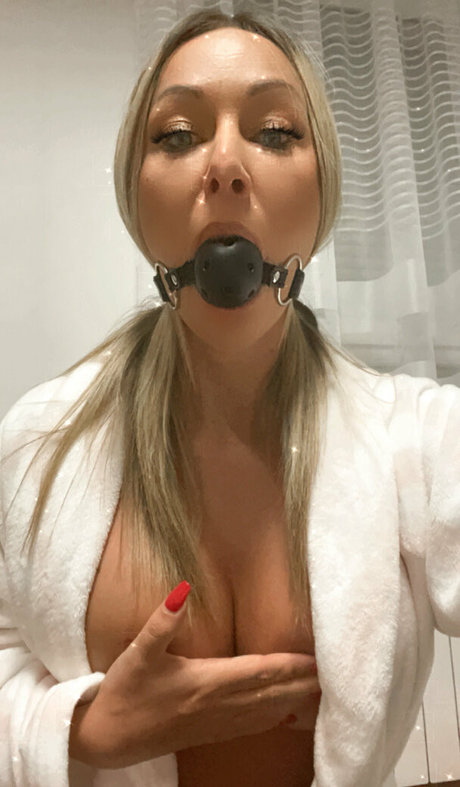 Macastar pornstar sex picture