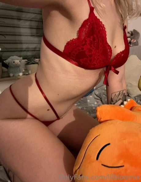 lilbloomix beautiful model pictures