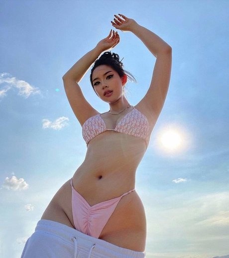 Rachelle Ruth exclusive star photos