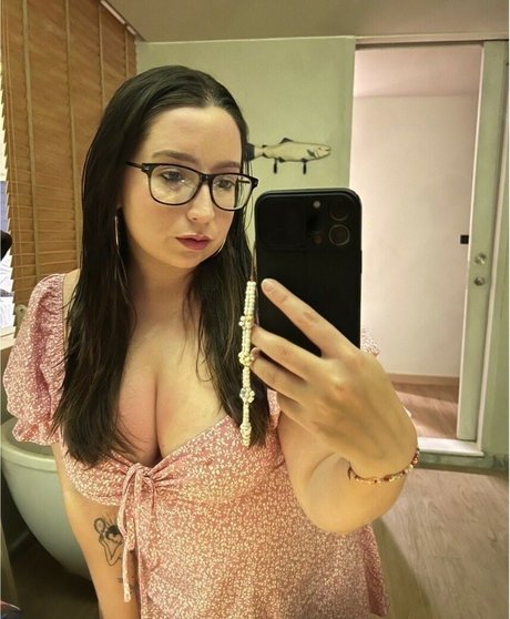 Kirsty Wells pornstar erotic photos