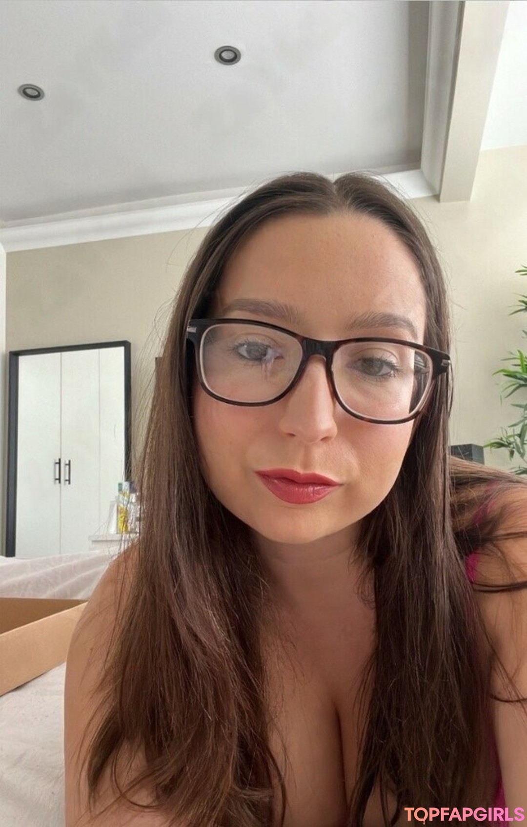 Kirsty Wells top actress gallery