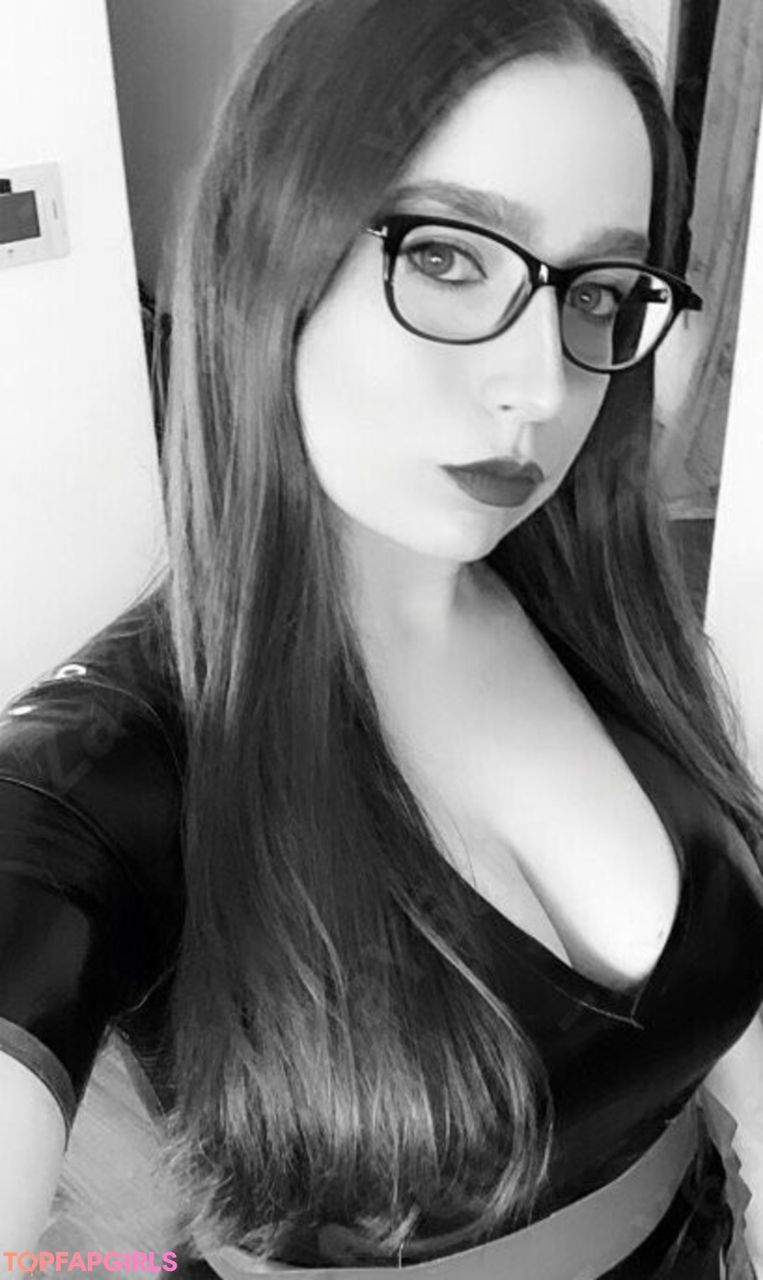 Kirsty Wells high quality actress pictures