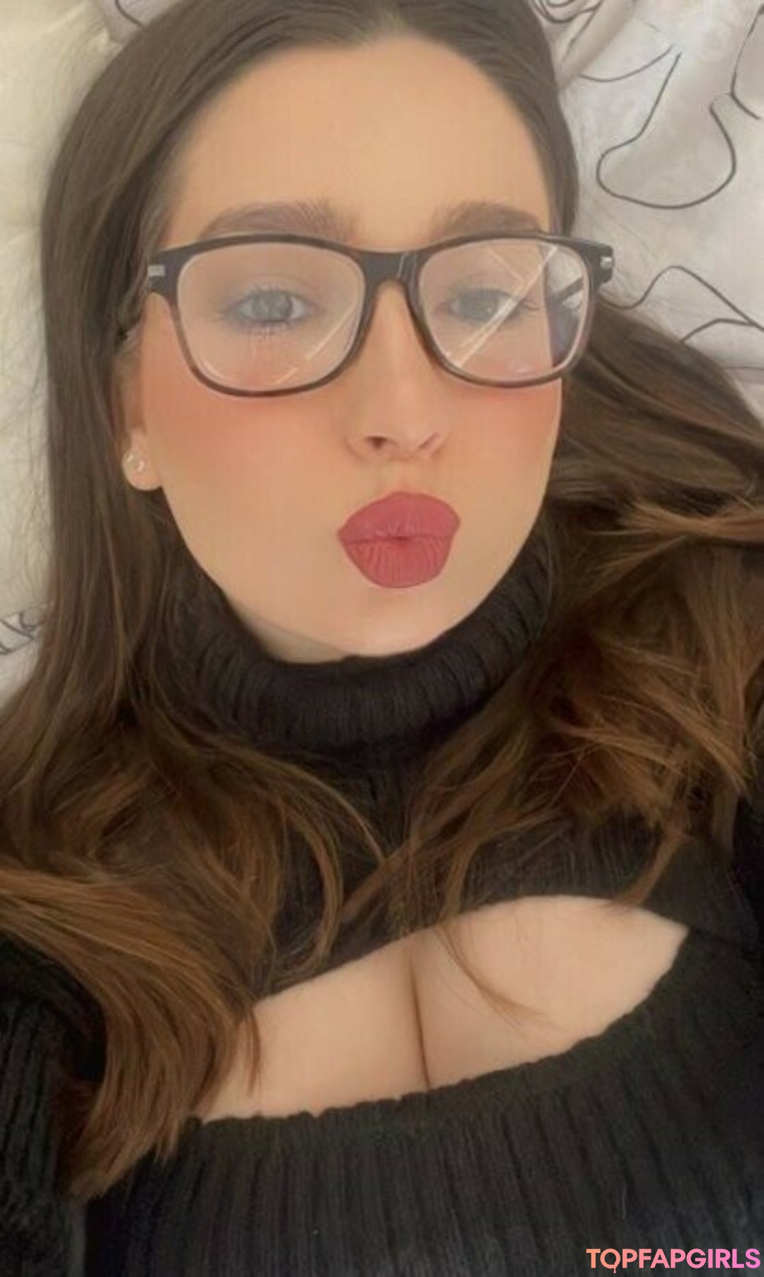 Kirsty Wells beautiful actress pics