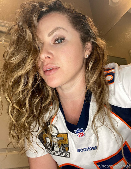 notyouraverage hot actress archive