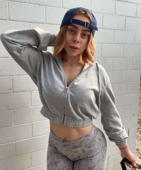 Aranzasinte pretty model gallery