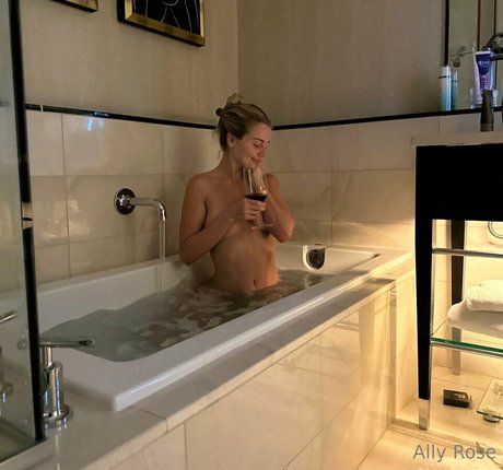 Allyyyrose pornstar adult images