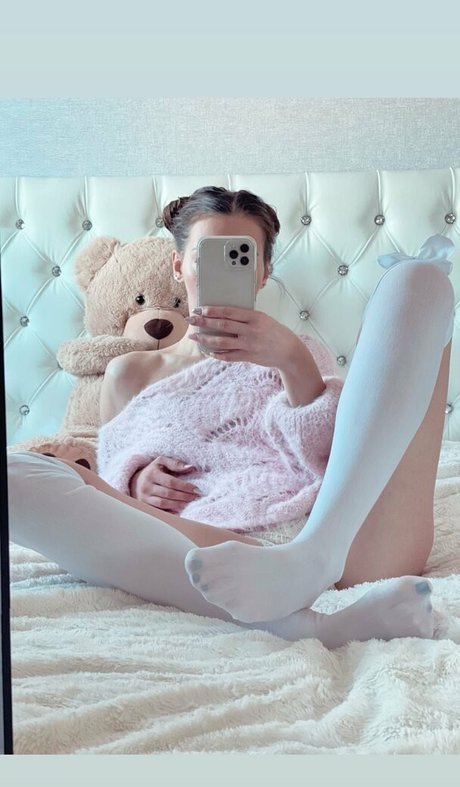 Footish Ann hot pornstar image