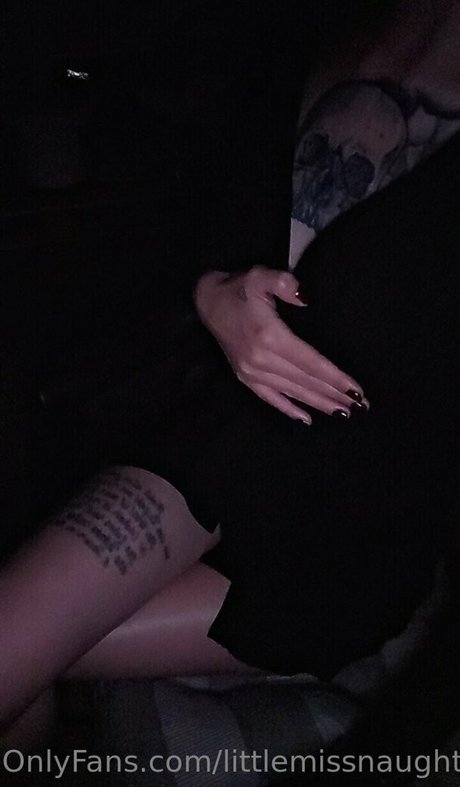 littlemissnaughtytw sex model photos