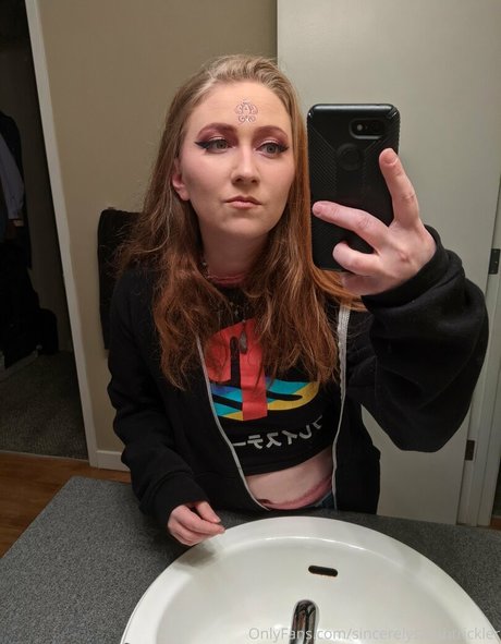 sincerelysarahtrickler star sexy photos