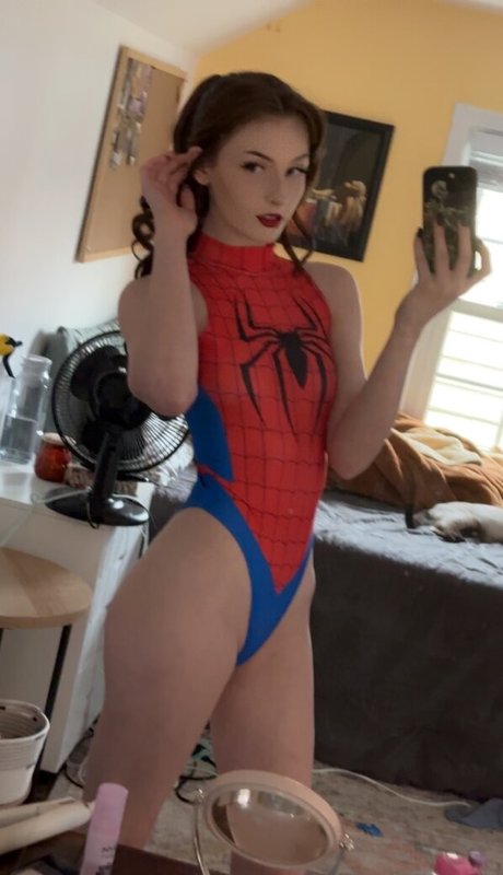 Soggyalien22 porn actress photo