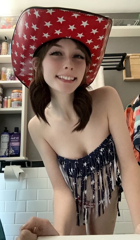 Soggyalien22 porn actress img