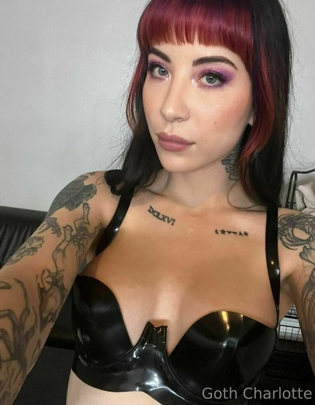 gothcharlotte model exclusive photos