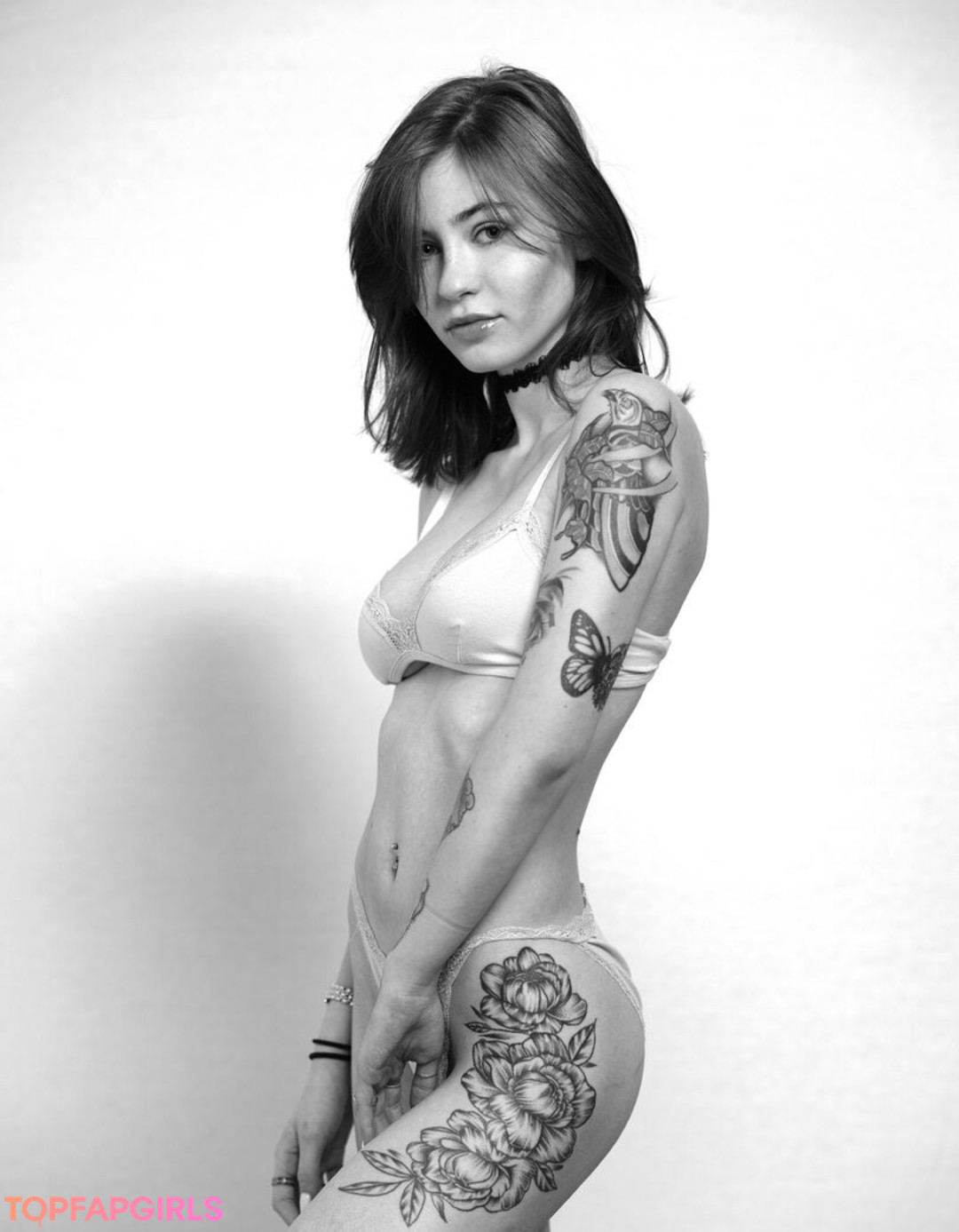 April Harel sexy model img