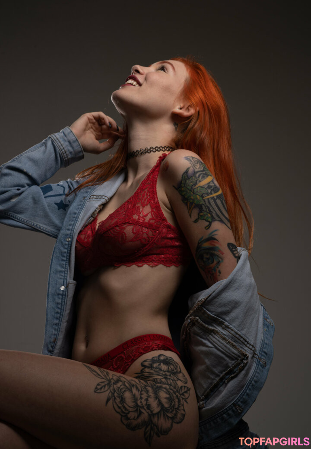 April Harel naked model image