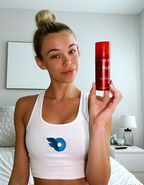 makeupwithmeredithh pretty model photos