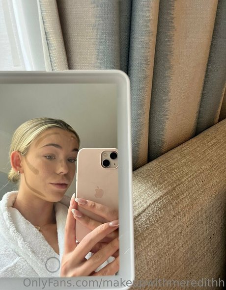 makeupwithmeredithh model top picture