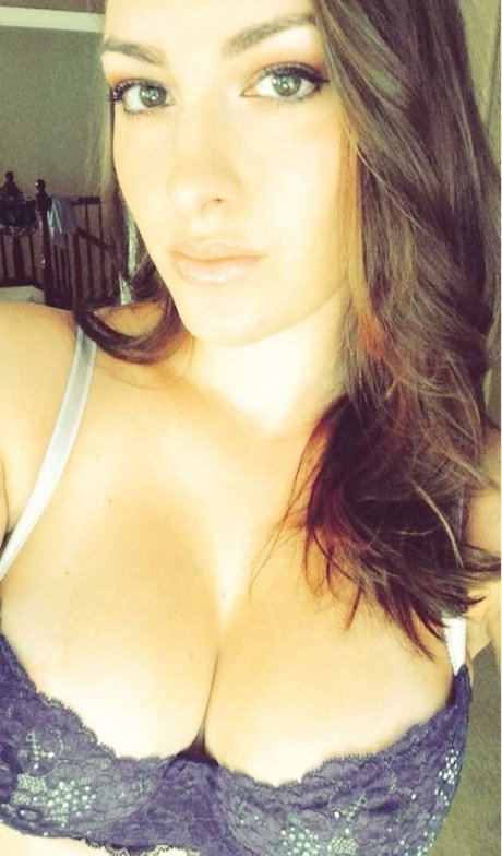 Katiepurrs naked actress galleries