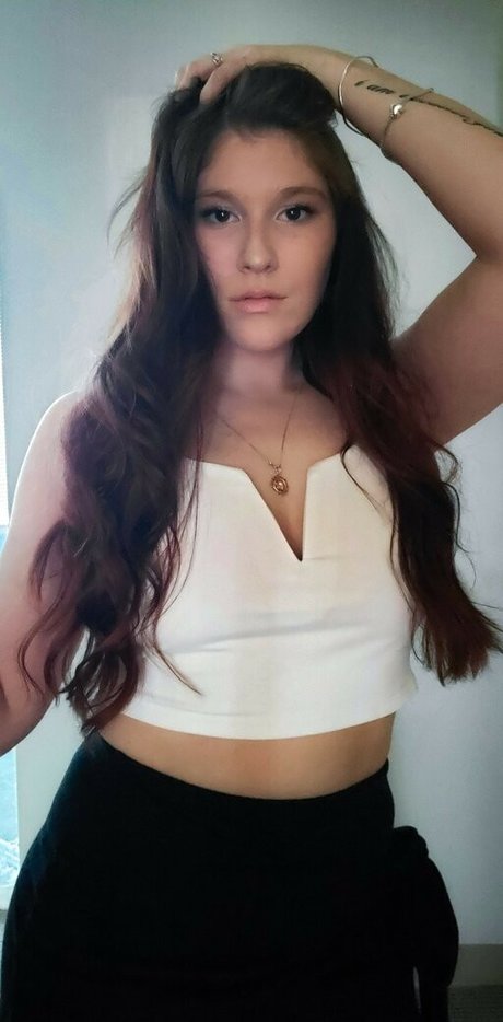 Nialeebb Nialeebby hot actress pictures