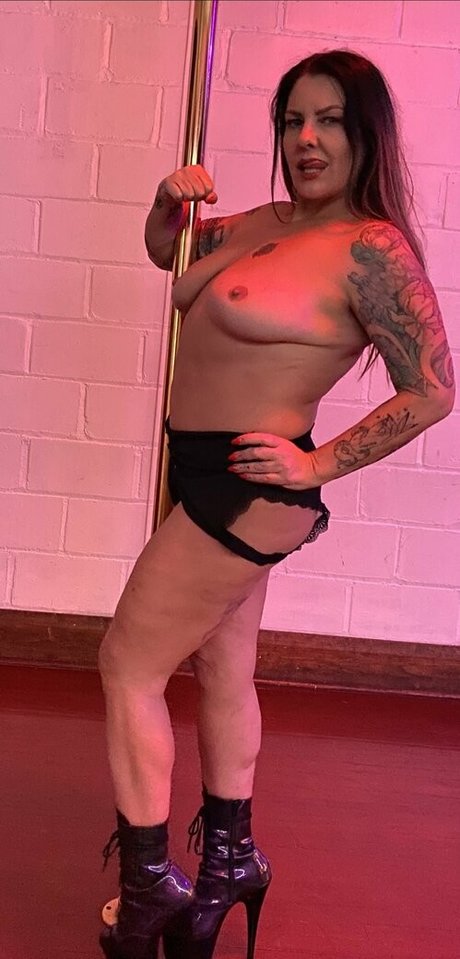 saxanextdoor pretty model galleries