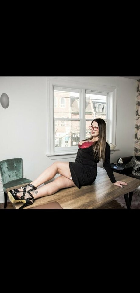 saxanextdoor naked actress image