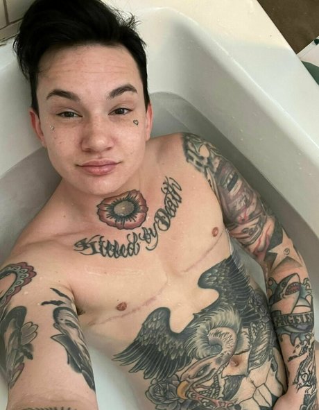 nikkihearts pretty pornstar image